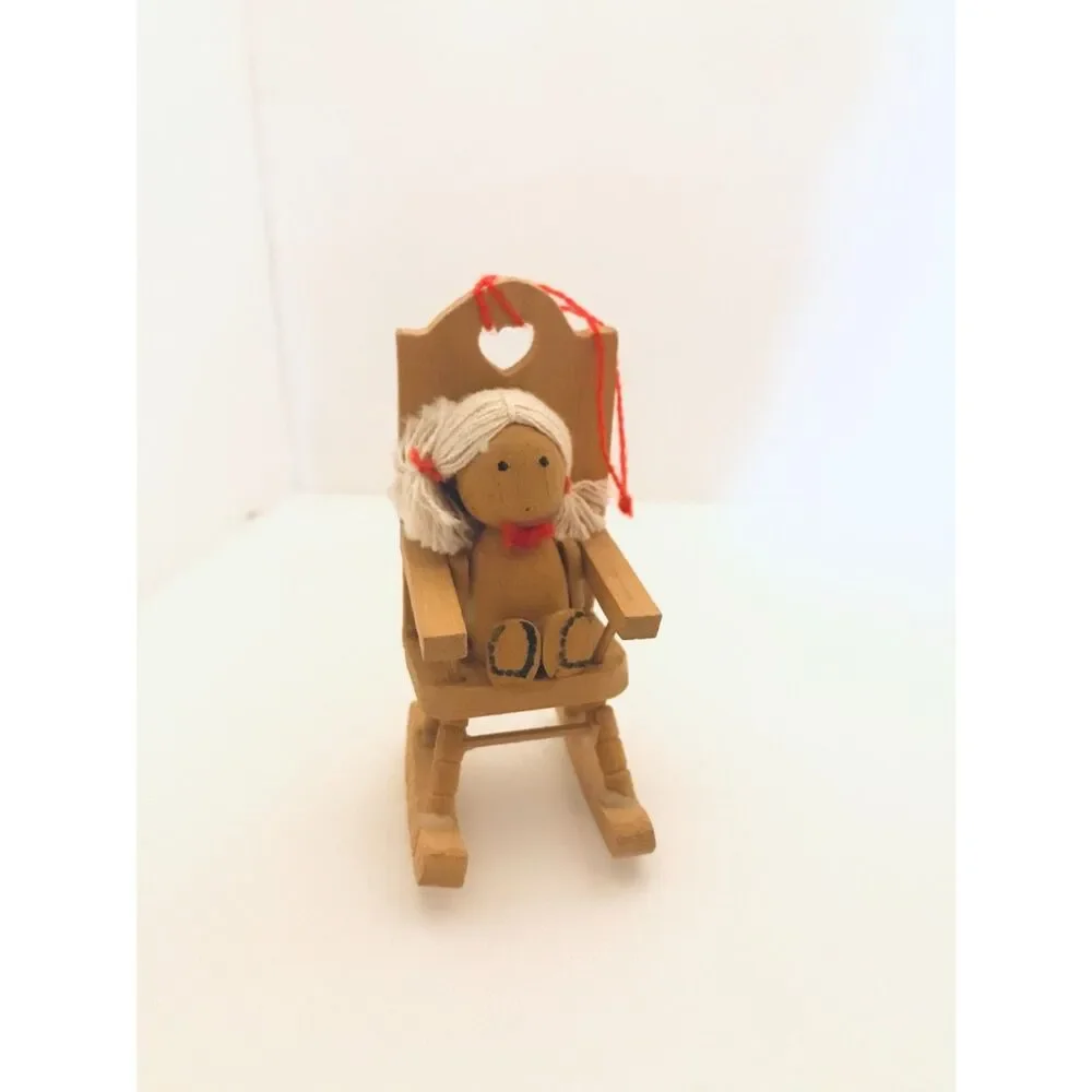 #2871 Wood vintage Christmas ornaments  4 X 4